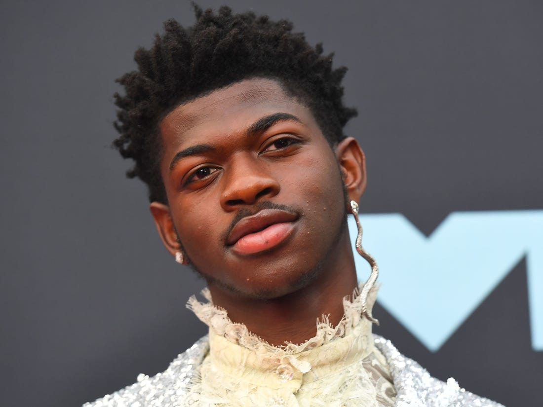 How tall is Lil Nas X?
